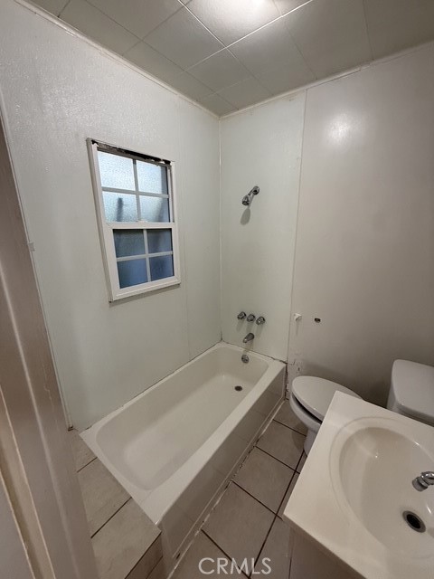https://media.crmls.org/medias/4afb506f-8783-4ea9-92fd-b628318463d6.jpg?preset=X-Large