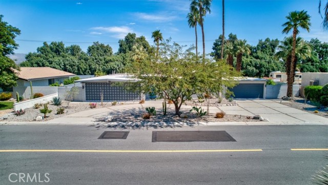 Detail Gallery Image 1 of 53 For 2922 N Farrell Dr, Palm Springs,  CA 92262 - 3 Beds | 3 Baths