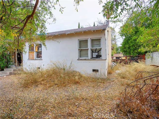 Detail Gallery Image 20 of 32 For 18220 Superior St, Northridge,  CA 91325 - 4 Beds | 2 Baths