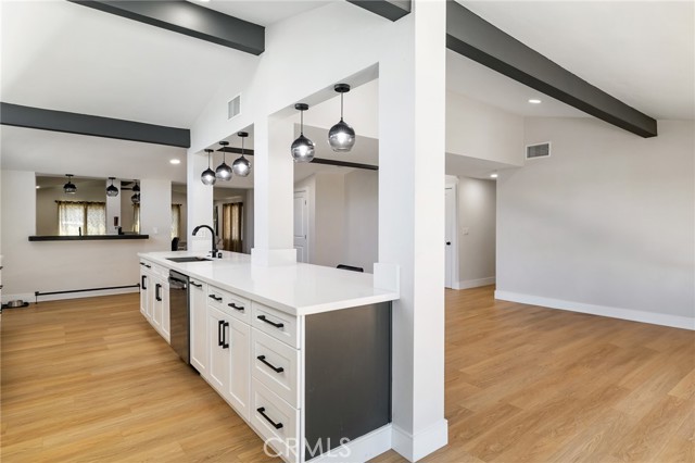 19945 Gresham Street, Northridge CA: https://media.crmls.org/medias/4afd2cfc-2ac9-4a6c-a787-faa0a058e4e9.jpg