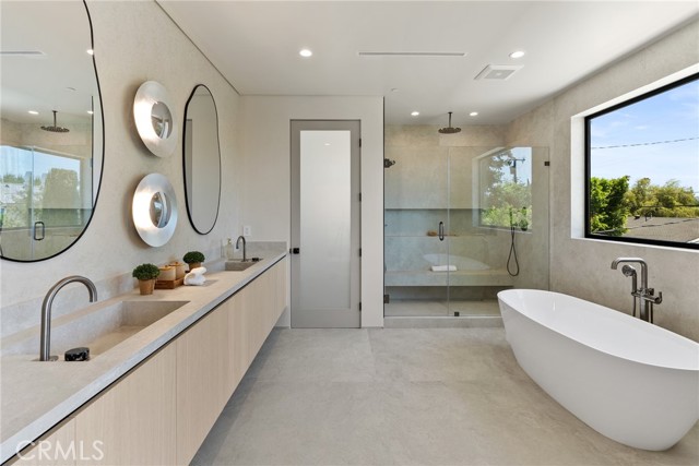 Detail Gallery Image 37 of 75 For 14738 Otsego St, Sherman Oaks,  CA 91403 - 5 Beds | 5/1 Baths
