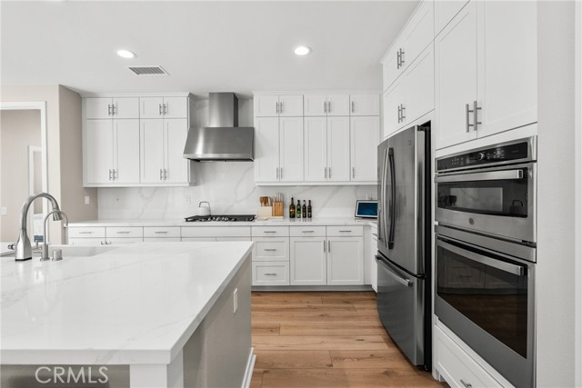 Detail Gallery Image 6 of 56 For 28332 Clarion, Canyon Country,  CA 91350 - 5 Beds | 4/1 Baths