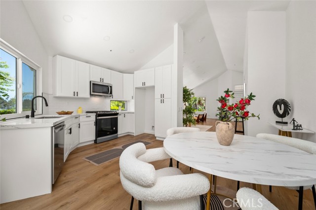 4 Saint Martin, Laguna Niguel CA: https://media.crmls.org/medias/4afea967-f6ca-4920-bbd2-c292630e2bc9.jpg