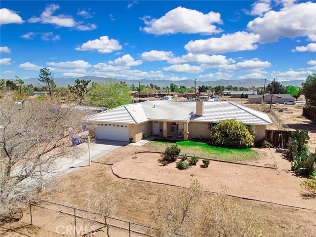 21919 Standing Rock Avenue, Apple Valley CA: https://media.crmls.org/medias/4afeea53-1600-4dc0-9a08-32cc4d3ec9c9.jpg