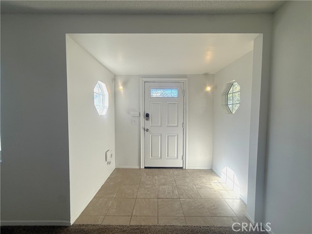 Detail Gallery Image 6 of 17 For 10358 Eldora Ave, Sunland,  CA 91040 - 2 Beds | 2 Baths