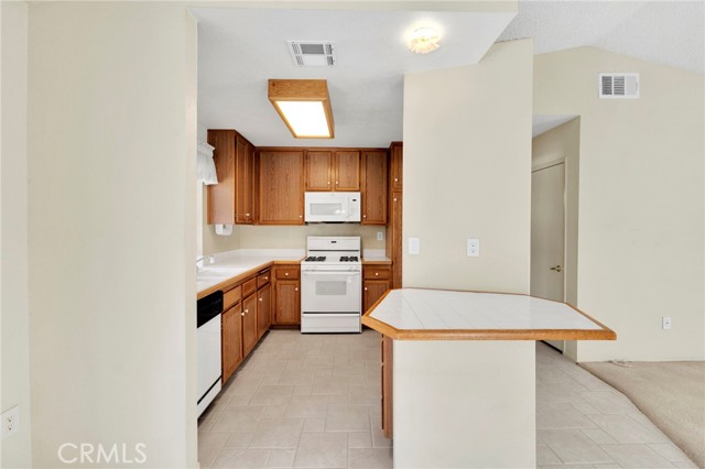 Detail Gallery Image 10 of 30 For 12384 Highgate, Victorville,  CA 92395 - 2 Beds | 2 Baths