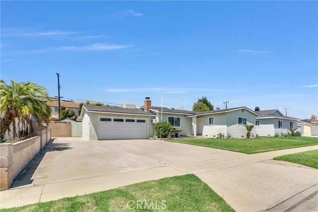 Detail Gallery Image 2 of 18 For 13711 Chestnut St, Westminster,  CA 92683 - 3 Beds | 2 Baths