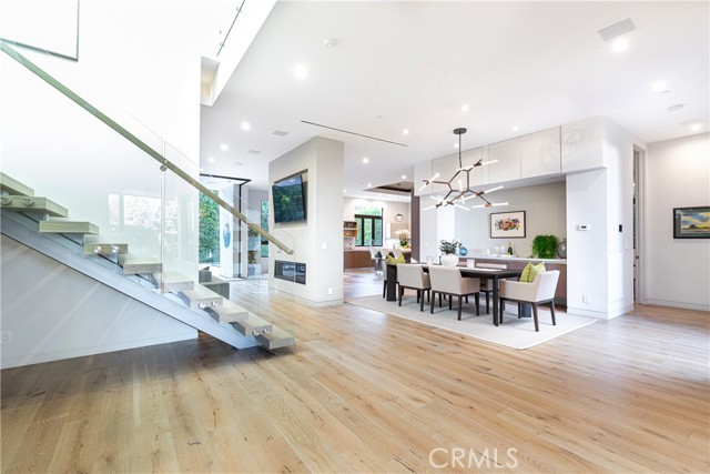 Detail Gallery Image 6 of 49 For 4175 Greenbush Ave, Sherman Oaks,  CA 91423 - 5 Beds | 6 Baths