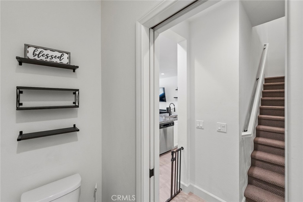 https://media.crmls.org/medias/4b016d83-be49-444d-8ad4-458d1f0890a8.jpg?preset=X-Large