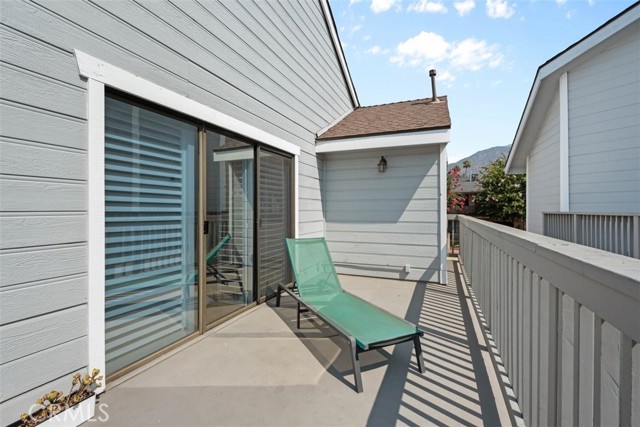 221 Violet Avenue, Monrovia CA: https://media.crmls.org/medias/4b01e218-274d-43f5-9051-fb27f703b770.jpg