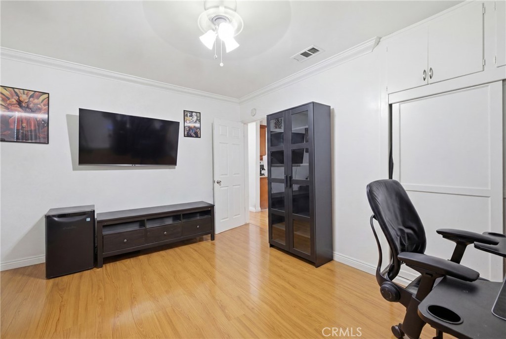 MLS #CV26139455 image #9