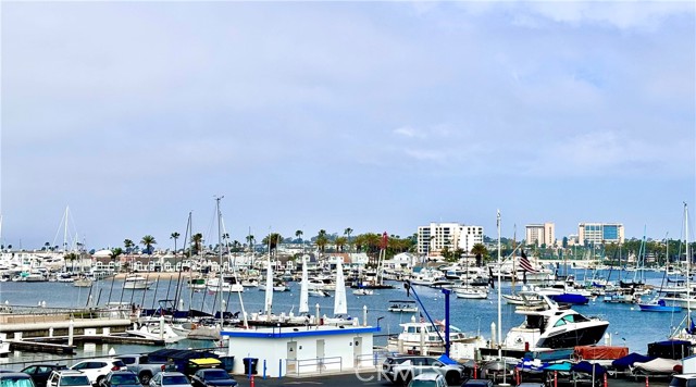 Detail Gallery Image 3 of 24 For 1510 W Balboa Blvd, Newport Beach,  CA 92663 - 1 Beds | 1 Baths