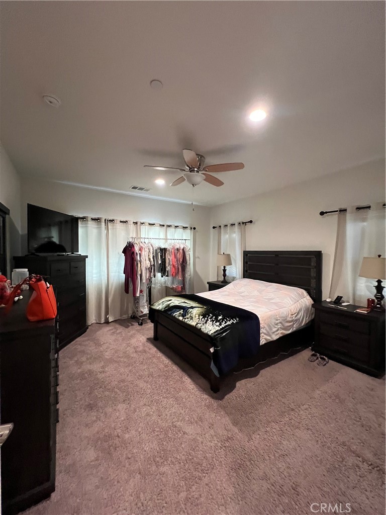 https://media.crmls.org/medias/4b053fdf-eaef-4c5a-bbe2-f6dd6986ffab.jpg?preset=X-Large