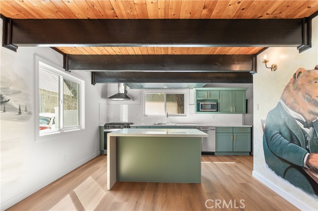 Detail Gallery Image 14 of 72 For 39933 Deer, Big Bear Lake,  CA 92315 - 3 Beds | 2 Baths