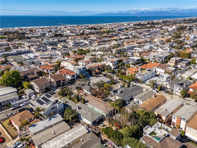 Head down to the Strand, beach or pier.  Live the Hermosa Beach lifestyle.