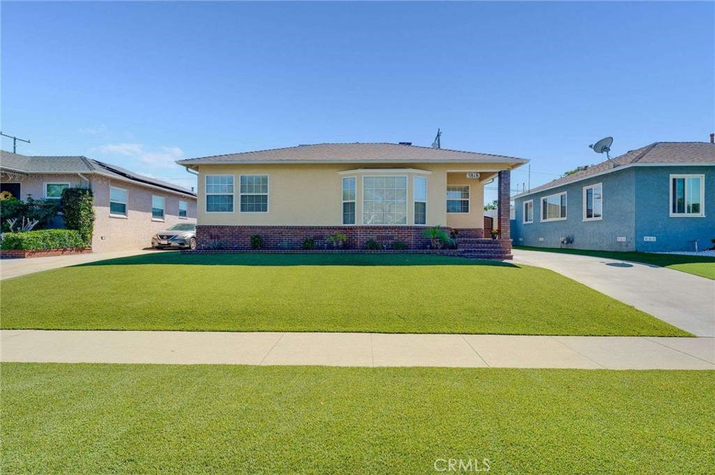 5818 Eberle
