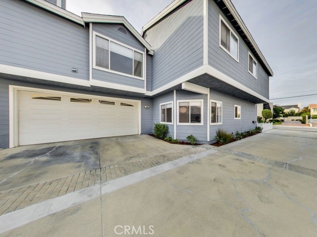 2114 Farrell Avenue, Redondo Beach, California 90278, 4 Bedrooms Bedrooms, ,1 BathroomBathrooms,Residential,Sold,Farrell,SB17057988