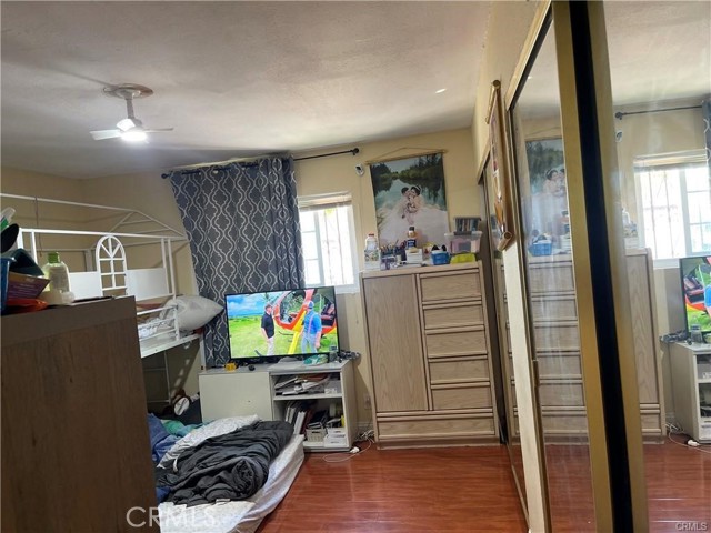 Detail Gallery Image 6 of 18 For 521 S Western Ave, Santa Ana,  CA 92703 - 4 Beds | 2 Baths