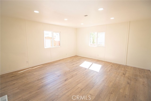 Detail Gallery Image 15 of 26 For 3524 E Avenue R #202,  Palmdale,  CA 93550 - 3 Beds | 2 Baths