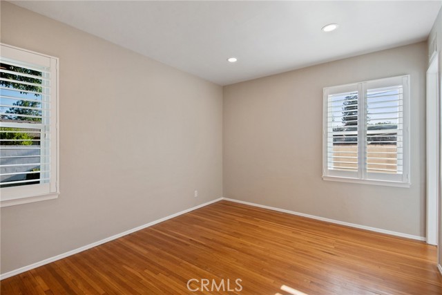 17048 Baltar Street, Lake Balboa CA: https://media.crmls.org/medias/4b08a9e2-abd1-4d5c-8014-c7b665e061e1.jpg