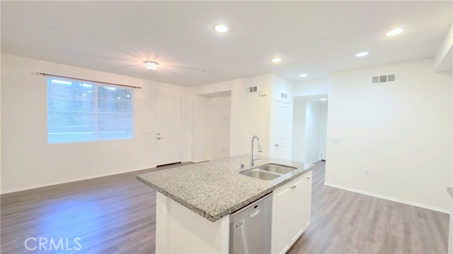 Detail Gallery Image 8 of 23 For 120 Olive Ave, Upland,  CA 91786 - 2 Beds | 2 Baths