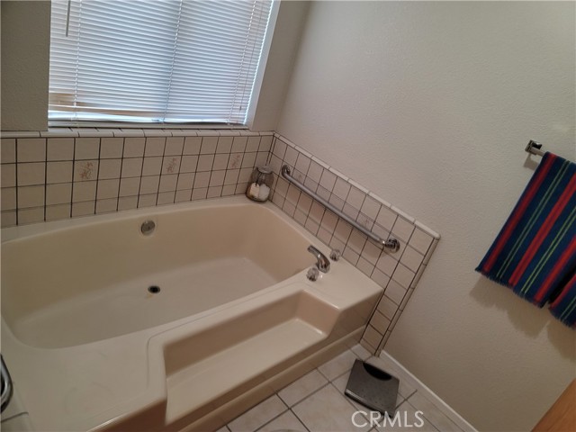 21291 Ramona Avenue, Apple Valley CA: https://media.crmls.org/medias/4b09d379-3792-41c4-8dc3-bab5514fbbc1.jpg