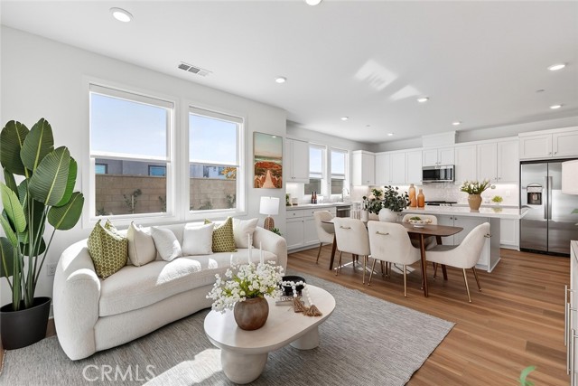 Detail Gallery Image 5 of 46 For 418 Lobata, Irvine,  CA 92618 - 4 Beds | 3/1 Baths