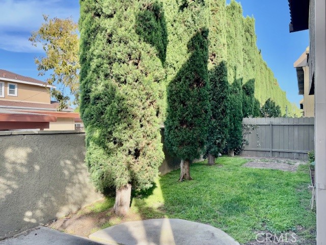 Detail Gallery Image 13 of 23 For 2558 Orange Ave #G,  Costa Mesa,  CA 92627 - 3 Beds | 2/1 Baths