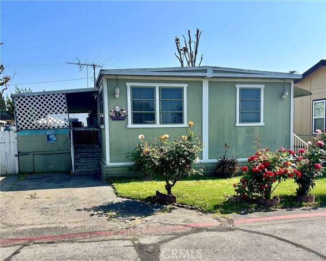 Detail Gallery Image 2 of 10 For 1401 W 9th St #27,  Pomona,  CA 91766 - 3 Beds | 1/1 Baths
