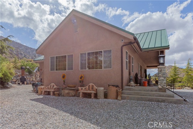Detail Gallery Image 27 of 45 For 1870 Oak Springs Valley Rd, Wrightwood,  CA 92397 - 2 Beds | 2 Baths