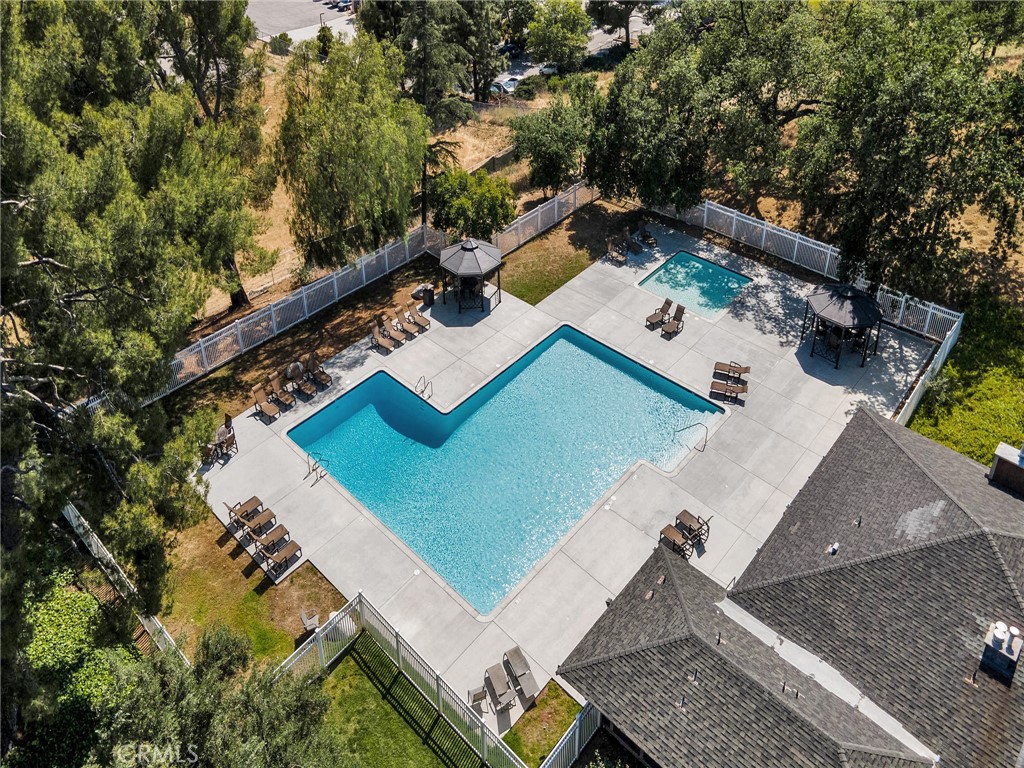 https://media.crmls.org/medias/4b0d6787-775b-4e46-acf3-10164f80d533.jpg?preset=X-Large