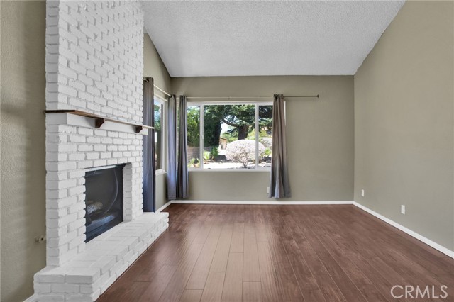 17965 Fremontia Lane, Victorville CA: https://media.crmls.org/medias/4b0dec92-62c7-4224-a4eb-0e149b89f3a1.jpg