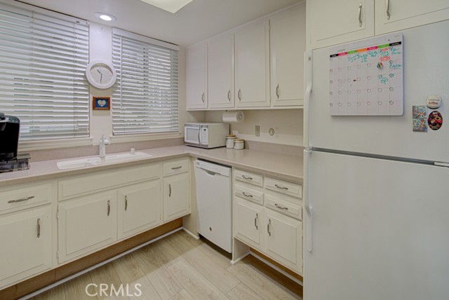 224 Avenida Majorca, Laguna Woods CA: https://media.crmls.org/medias/4b0e9e9c-5778-45fd-aac6-ab23ecc78686.jpg