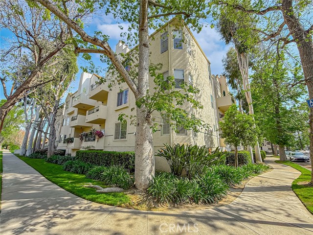 Detail Gallery Image 46 of 50 For 5420 Sylmar Ave #118,  Sherman Oaks,  CA 91401 - 2 Beds | 2 Baths