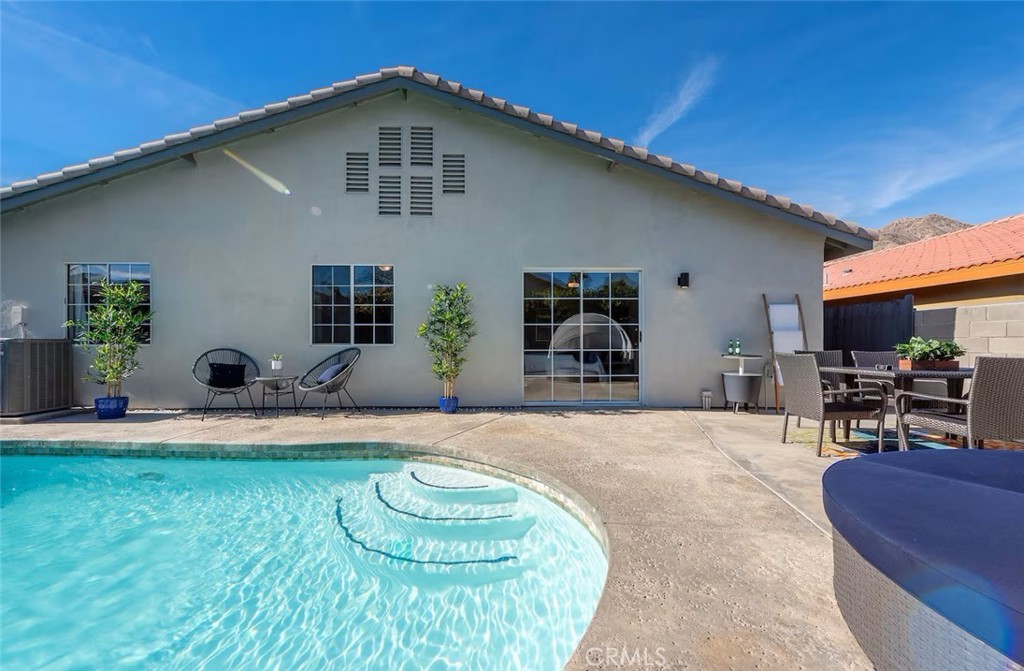 52060 Avenida Rubio