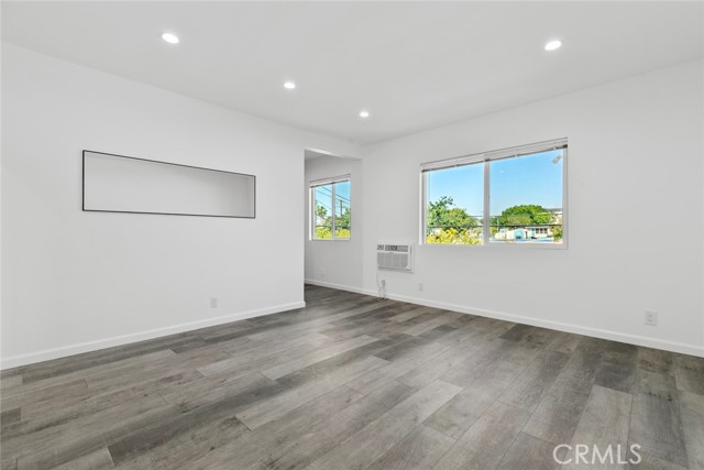 142 S Savannah Street, Los Angeles CA: https://media.crmls.org/medias/4b100720-f3b4-4a8f-8d8d-5efe83643d7e.jpg