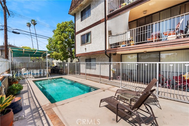 Detail Gallery Image 34 of 35 For 1559 Winona #D3,  Los Angeles,  CA 90027 - 2 Beds | 2 Baths
