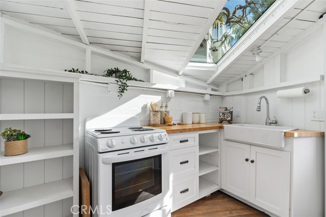 Detail Gallery Image 37 of 39 For 509 Diamond, Laguna Beach,  CA 92651 - 5 Beds | 4 Baths