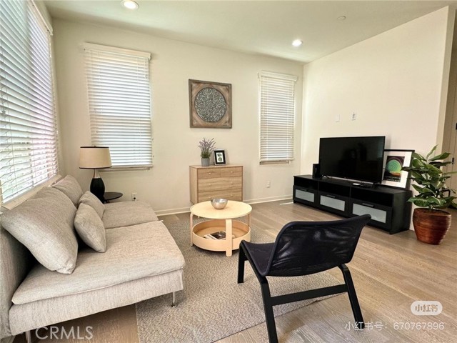 129 Excursion, Irvine CA: https://media.crmls.org/medias/4b10d867-4cf8-453f-a602-57cad0fbb18a.jpg