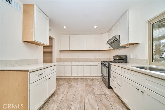 Detail Gallery Image 16 of 49 For 1752 Aspen Village Way, West Covina,  CA 91791 - 3 Beds | 2/1 Baths