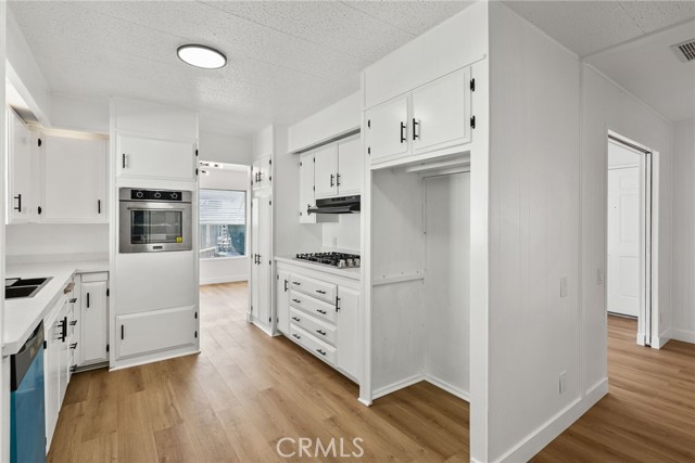 Detail Gallery Image 6 of 57 For 141 E Coronado Ln, Tustin,  CA 92780 - 3 Beds | 2 Baths