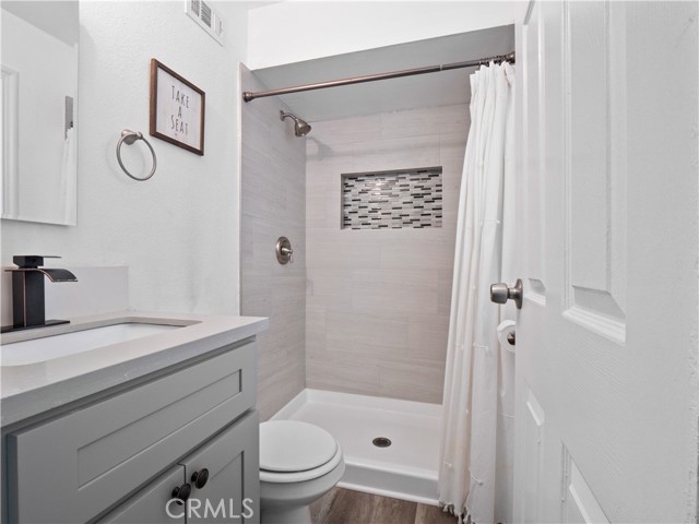 896 Moffatt Circle, Simi Valley CA: https://media.crmls.org/medias/4b111714-8dbf-4c84-868d-e37bc5974b1d.jpg