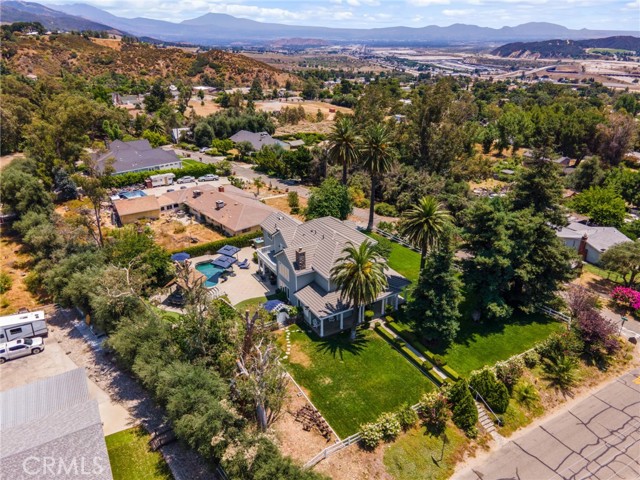 1033 Kimbark Avenue, San Bernardino CA: https://media.crmls.org/medias/4b112cb7-e01f-4f29-b078-b3bf1fc9920f.jpg
