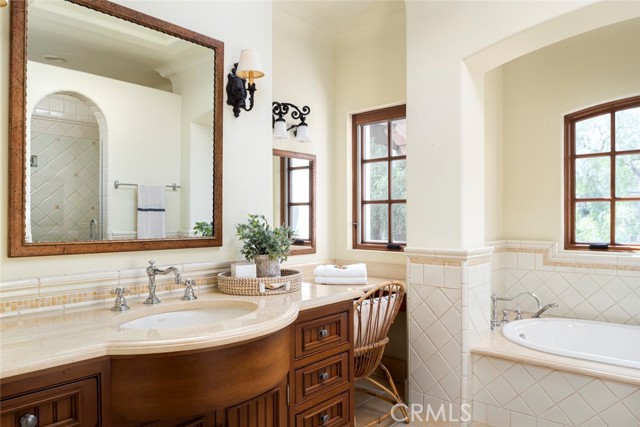 4b112f01 D782 4f7a 9468 1e18ca2a4897