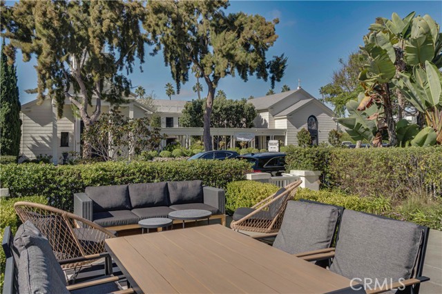 Detail Gallery Image 7 of 65 For 608 Heliotrope, Corona Del Mar,  CA 92625 - 4 Beds | 4 Baths