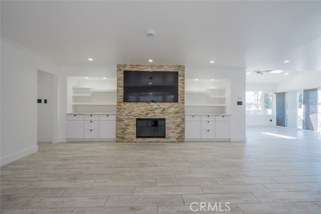 9830 Foothill Boulevard, Sylmar CA: https://media.crmls.org/medias/4b12abda-8e70-4570-9ff7-96030d51b005.jpg