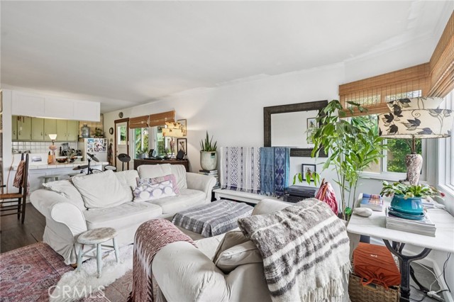 Detail Gallery Image 9 of 39 For 1940 N Ardmore, Manhattan Beach,  CA 90266 - 2 Beds | 1 Baths