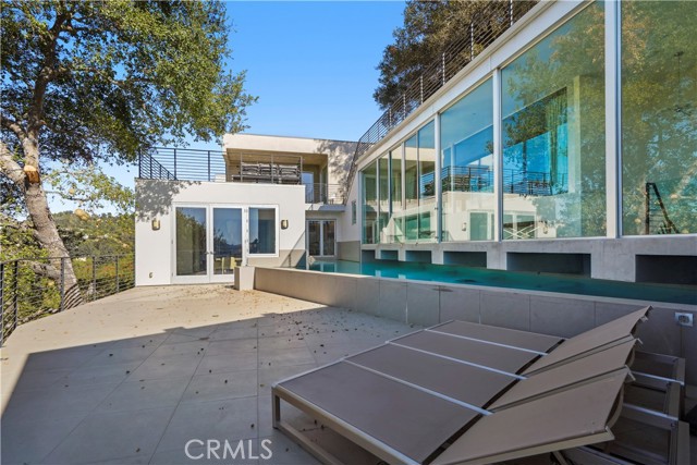 Detail Gallery Image 14 of 46 For 9716 Oak Pass Rd, Beverly Hills,  CA 90210 - 6 Beds | 3/2 Baths