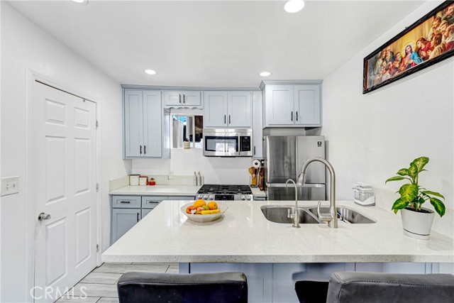 Detail Gallery Image 28 of 33 For 810 E 87th, Los Angeles,  CA 90002 - 4 Beds | 2 Baths