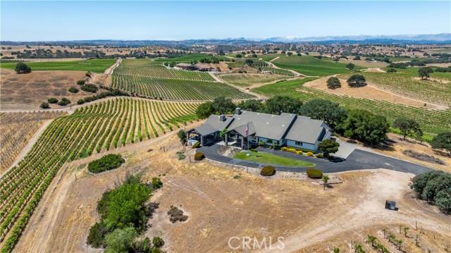 4995 Mill Road, Paso Robles CA: https://media.crmls.org/medias/4b13827a-ed79-4feb-bfdb-152eaca4b2d2.jpg